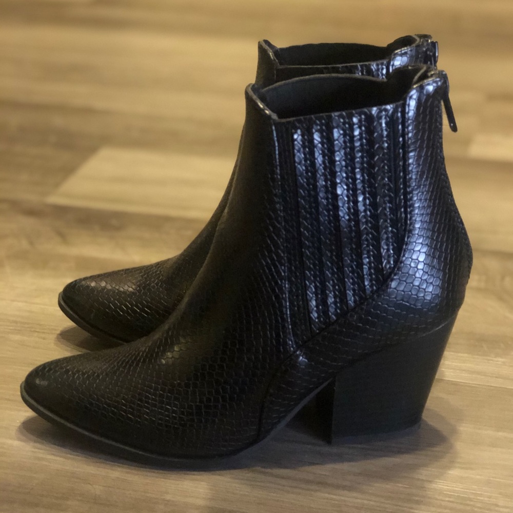 Black snake skin patterned bootie